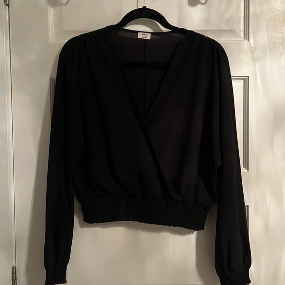 ARITZIA BLACK BLOUSE - Picture 1 of 3